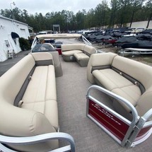 Sun Tracker Party Barge 18 DLX