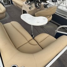 Sun Tracker Party Barge 18 DLX