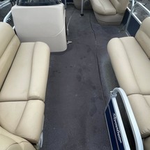 Sun Tracker Party Barge 18 DLX
