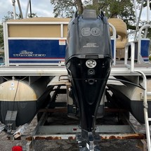 Sun Tracker Party Barge 18 DLX