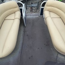 Sun Tracker Party Barge 18 DLX
