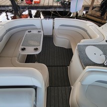 Chaparral 330 Signature