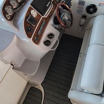 Chaparral 330 Signature