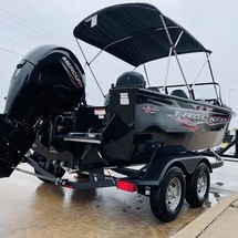 Tracker Targa V-18 WT