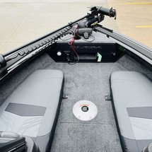 Tracker Targa V-18 WT