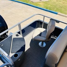 Sun Tracker Bass Buggy 18 DLX