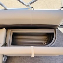 Sun Tracker Bass Buggy 18 DLX