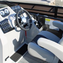 Sunchaser Boats Geneva Sport 24 LR DH Sport