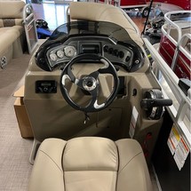 Sun Tracker Party Barge 20 DLX