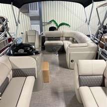 Sun Tracker Party Barge 20 DLX