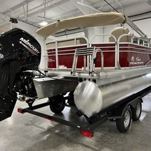 Sun Tracker Party Barge 20 DLX
