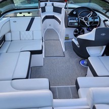 Regal 2100 RX Surf