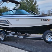 Regal 2100 RX Surf