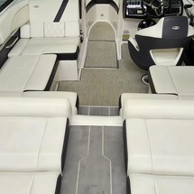 Regal 2100 RX Surf