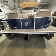 Sunchaser Boats Geneva Cruise 22 LR DH