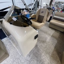 Sunchaser Boats Geneva Cruise 22 LR DH