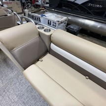 Sunchaser Boats Geneva Cruise 22 LR DH