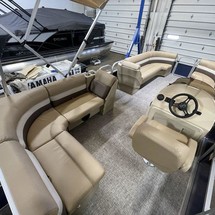 Sunchaser Boats Geneva Cruise 22 LR DH