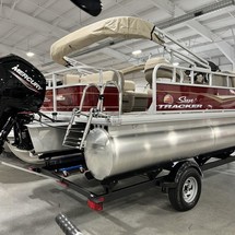 Sun Tracker Party Barge 18 DLX