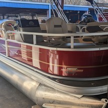 Sun Tracker Bass Buggy 18 DLX