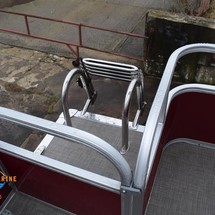 Sun Tracker Party Barge 18 DLX