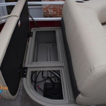 Sun Tracker Party Barge 18 DLX