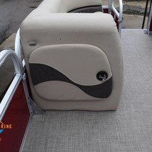 Sun Tracker Party Barge 18 DLX