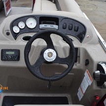 Sun Tracker Party Barge 18 DLX