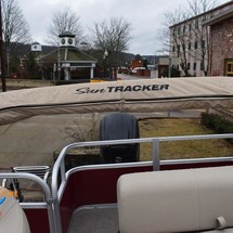 Sun Tracker Party Barge 18 DLX