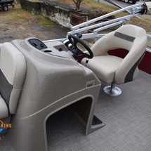 Sun Tracker Party Barge 18 DLX