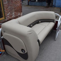 Sun Tracker Party Barge 18 DLX