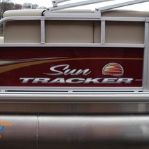 Sun Tracker Party Barge 18 DLX