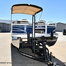 Sun Tracker Fishin Barge 20 DLX