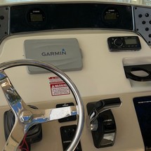Scout Boats 225 XSF
