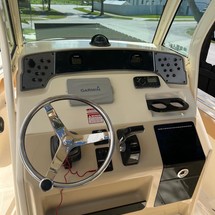 Scout Boats 225 XSF