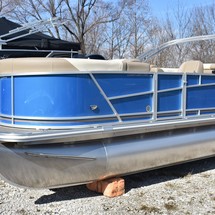 Sunchaser Boats Geneva Cruise 22 LR DH
