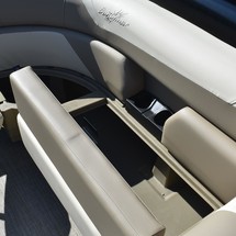 Sunchaser Boats Geneva Cruise 22 LR DH