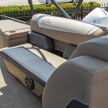 Sunchaser Boats Eclipse 8523 Entertainer