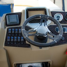 Sunchaser Boats Eclipse 8523 Entertainer