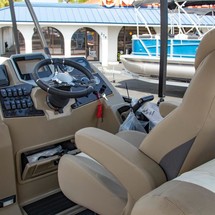 Sunchaser Boats Eclipse 8523 Entertainer