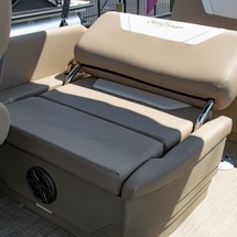Sunchaser Boats Eclipse 8523 Entertainer
