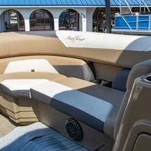 Sunchaser Boats Eclipse 8523 Entertainer