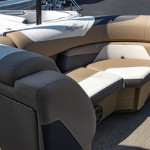 Sunchaser Boats Eclipse 8523 Entertainer
