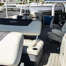 Sunchaser Boats Geneva Cruise 22 LR DH