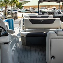 Sunchaser Boats Geneva Cruise 22 LR DH