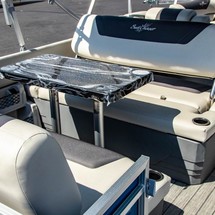 Sunchaser Boats Geneva Cruise 22 LR DH