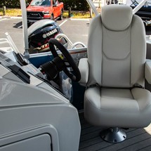 Sunchaser Boats Geneva Cruise 22 LR DH