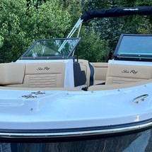 Sea Ray SPX 230
