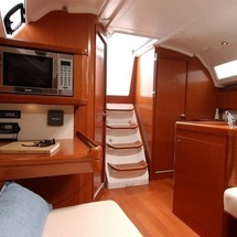 Beneteau Oceanis 37