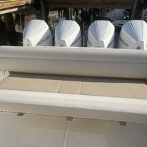 Boston Whaler 380 Outrage